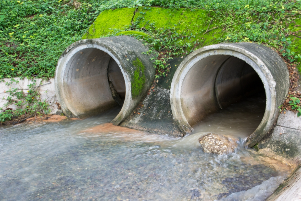 如何通过传感器网络构建城市排水监测系统？